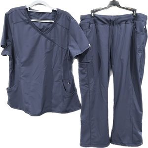 2 Sets of Cherokee Infinity scrubs in the color Navy (XL/XL P)